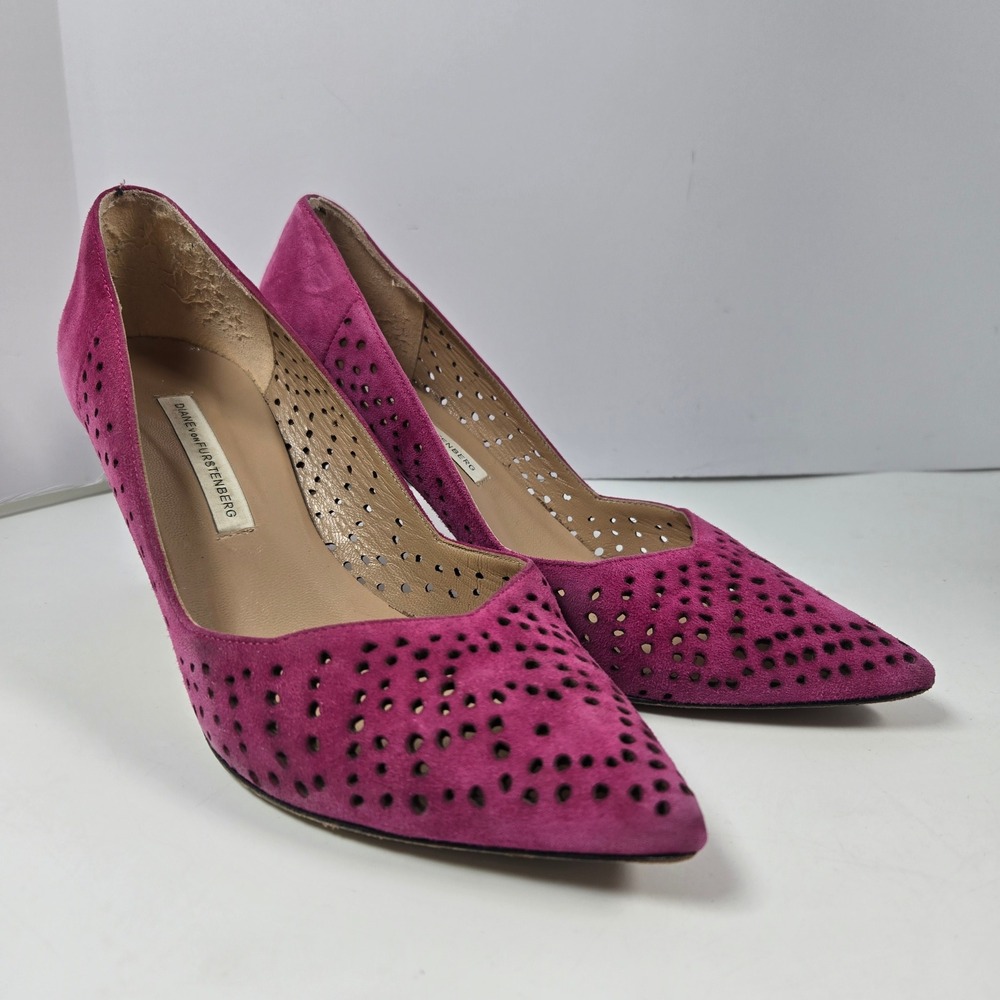 Diane von Furstenberg Pumps Women 38 Magenta Suede Perforated Pointed Toe Heels
